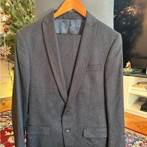 Zara man suit very special and unique pattern. Wool and cotton fabric.